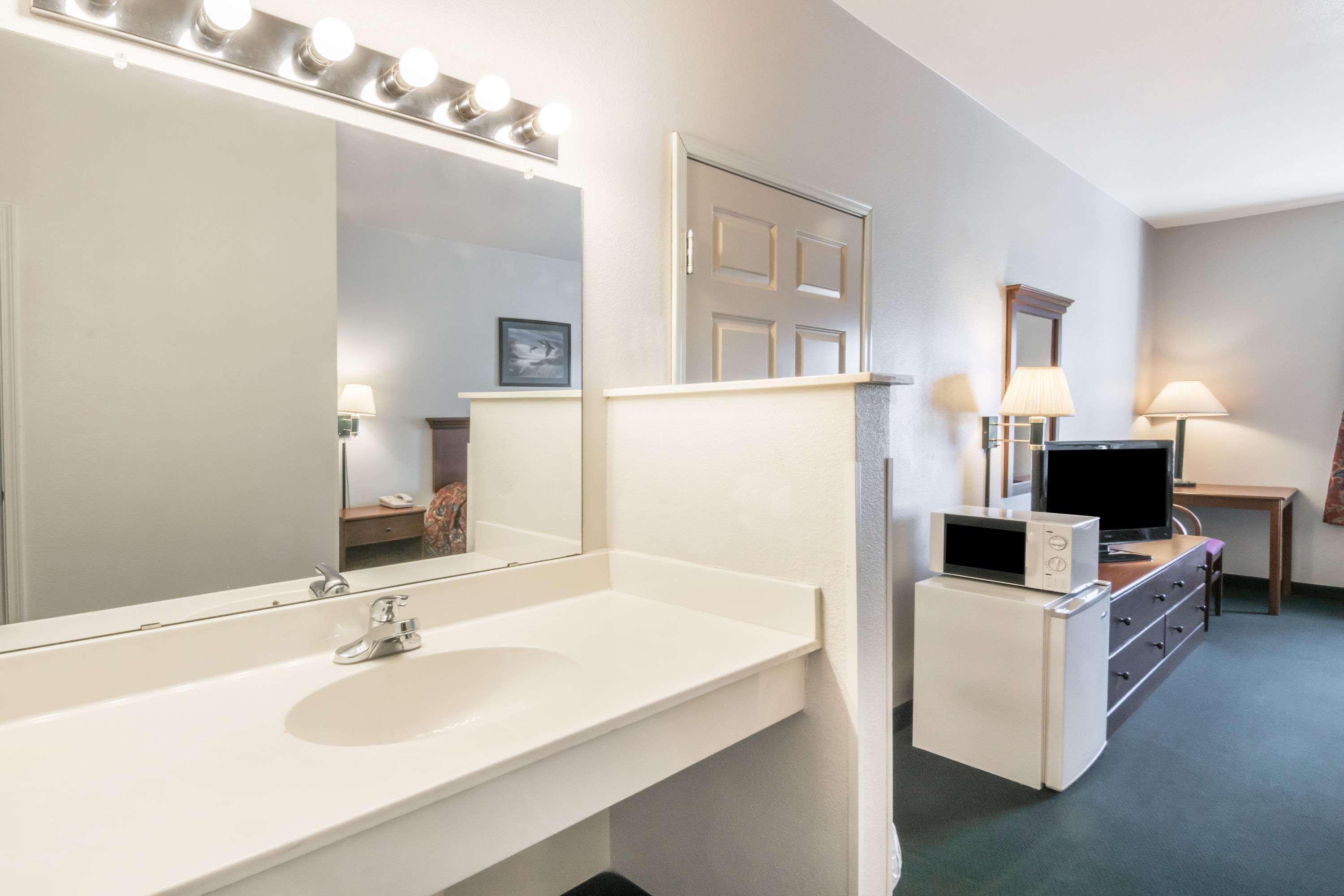 Super 8 By Wyndham Kountze Big Thicket Nat'L Pres Area Otel Dış mekan fotoğraf
